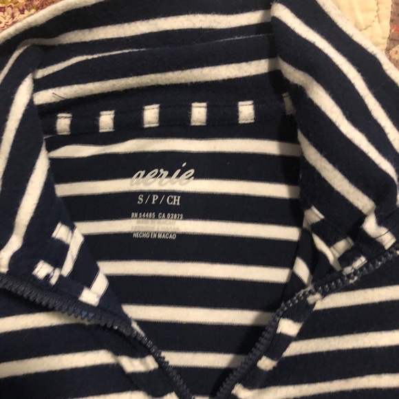 American Eagle pull over - Picture 2 of 3